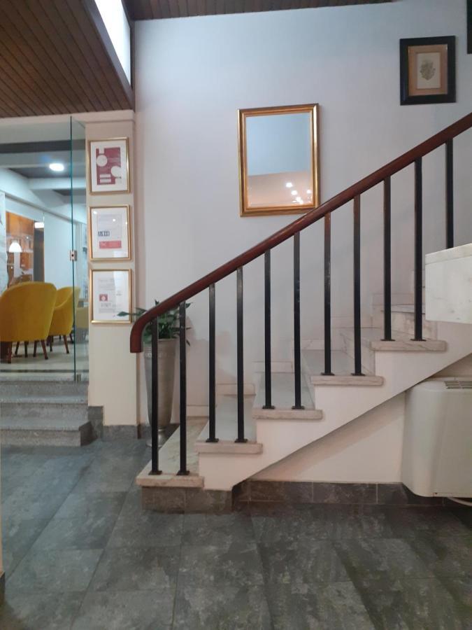 Hotel SQUARE Sertã Buitenkant foto