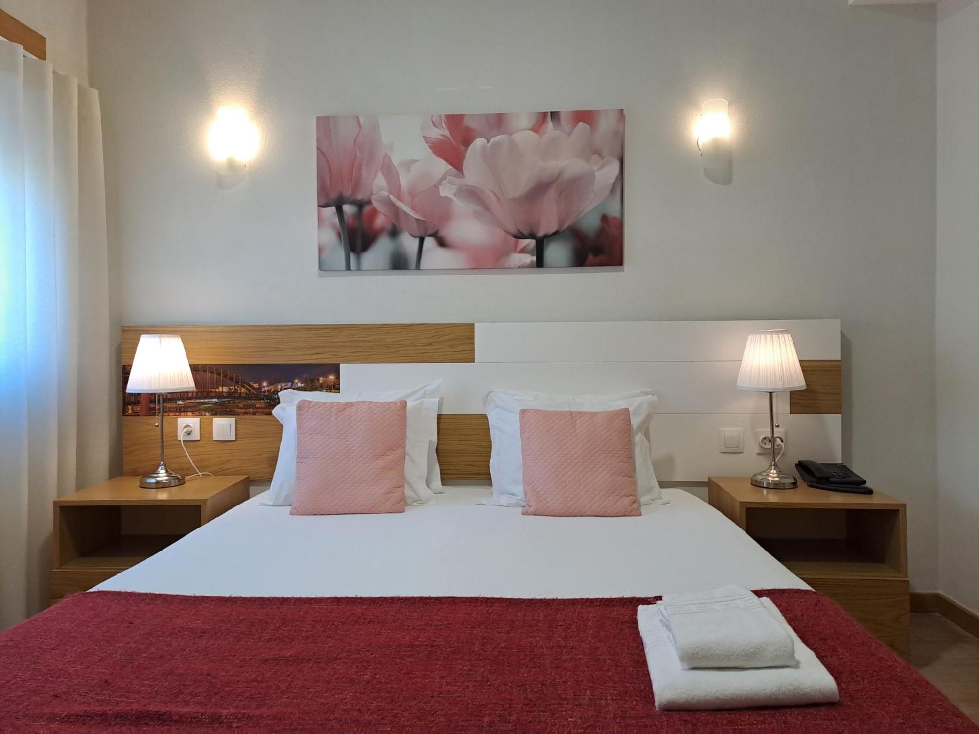 Hotel SQUARE Sertã Buitenkant foto