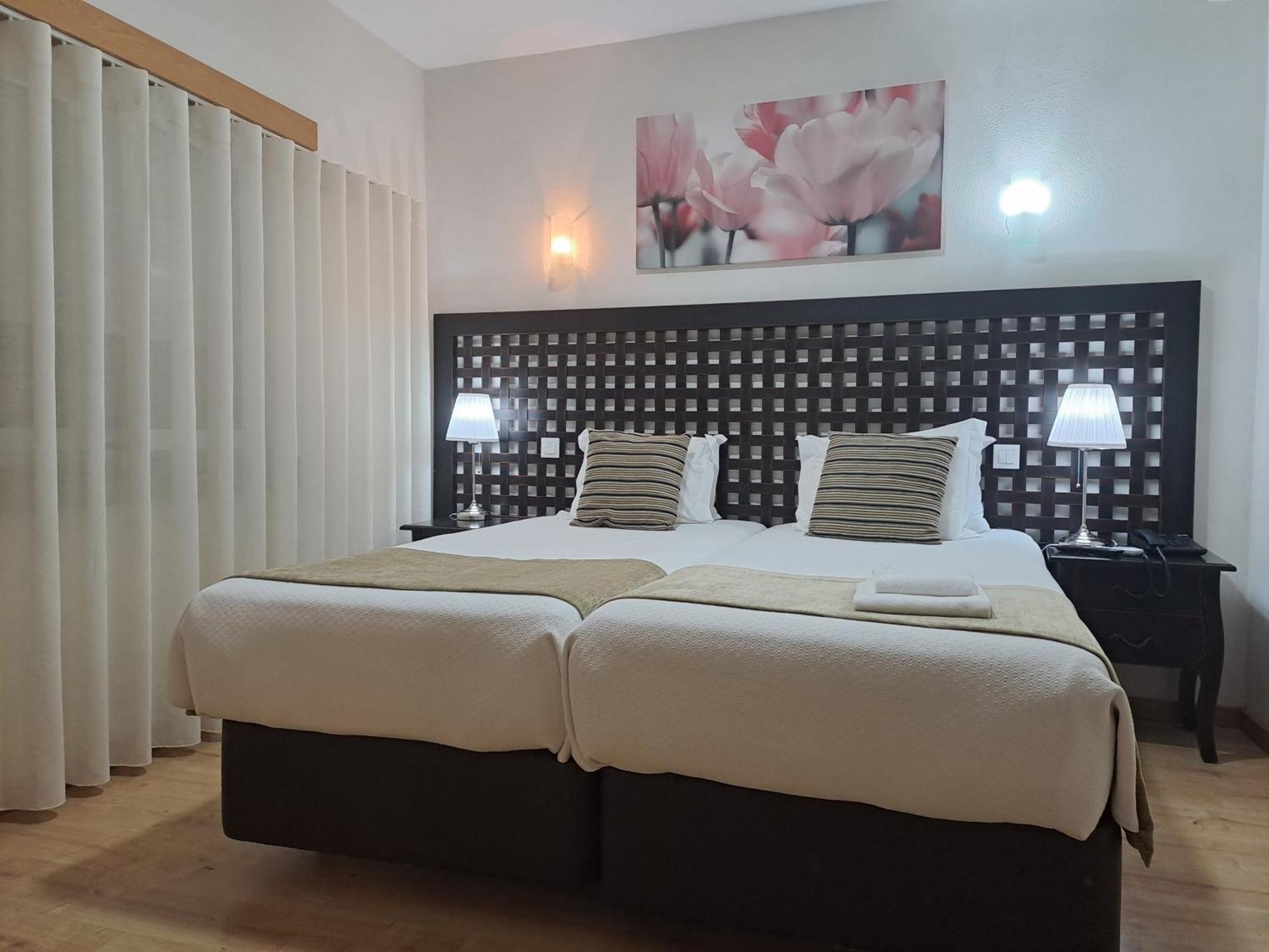 Hotel SQUARE Sertã Buitenkant foto