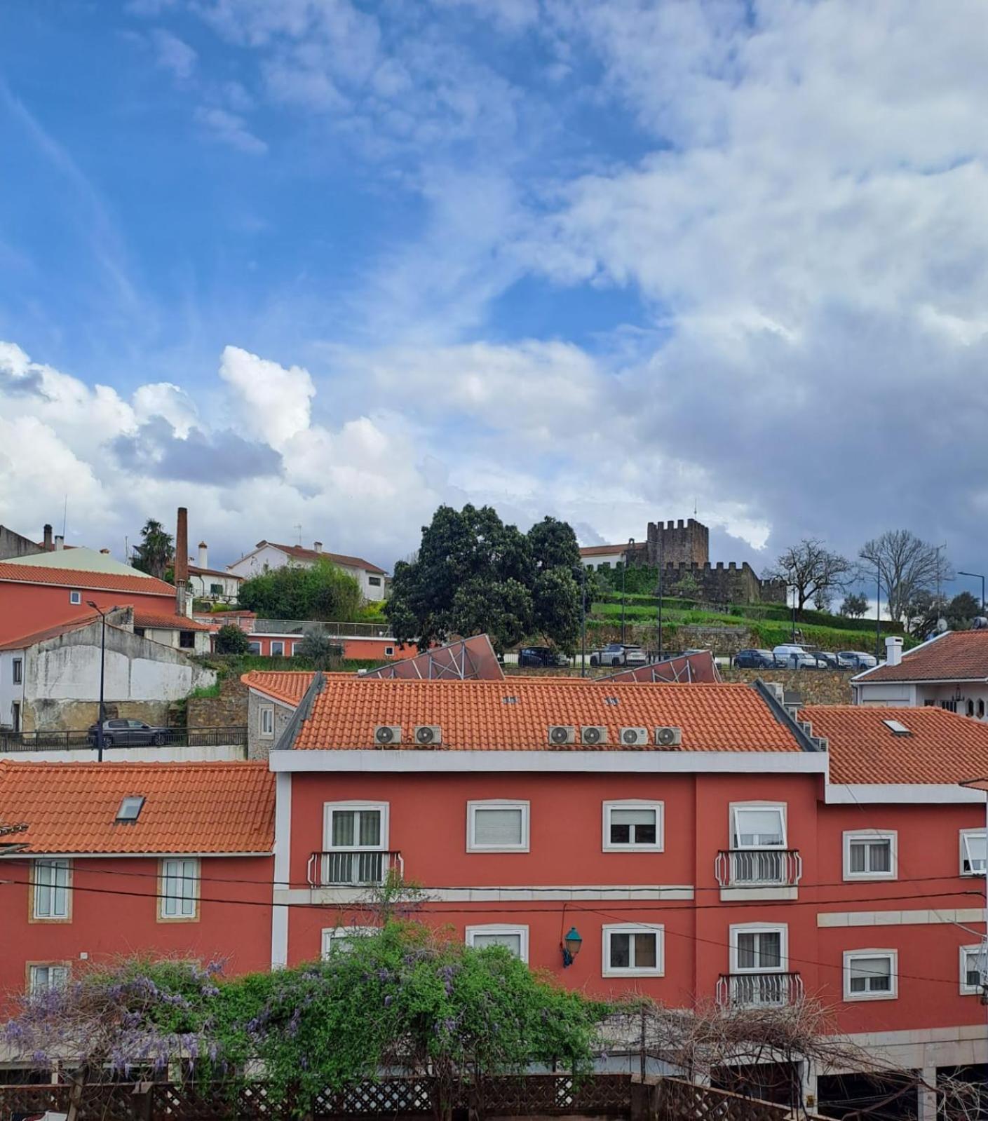 Hotel SQUARE Sertã Buitenkant foto
